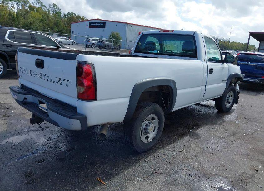 Photo 4 of 2004 Chevrolet Silverado 2500HD WORK TRUCK (VIN 1GCHC24U24E370118)
