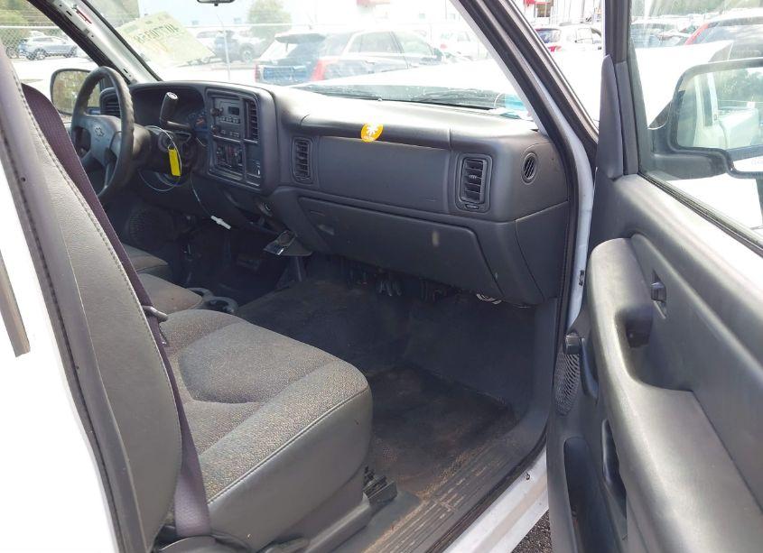 Photo 5 of 2004 Chevrolet Silverado 2500HD WORK TRUCK (VIN 1GCHC24U24E370118)