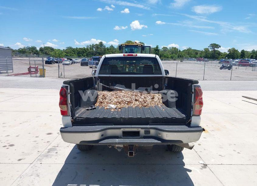 Photo 17 of 2005 Chevrolet Silverado 2500HD WORK TRUCK (VIN 1GCHC24U25E298516)