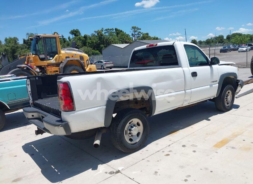 Photo 4 of 2005 Chevrolet Silverado 2500HD WORK TRUCK (VIN 1GCHC24U25E298516)