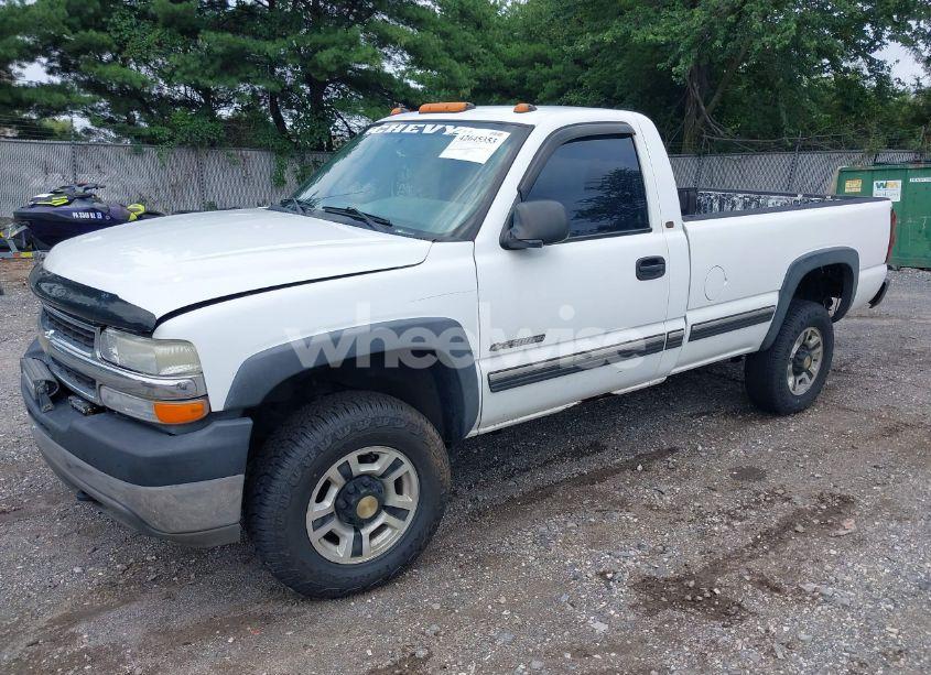Photo 2 of 2001 Chevrolet Silverado 2500HD (VIN 1GCHC24U31E194305)