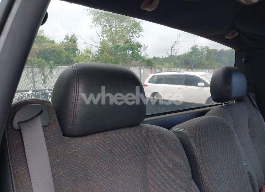 Photo 8 of 2001 Chevrolet Silverado 2500HD (VIN 1GCHC24U31E194305)