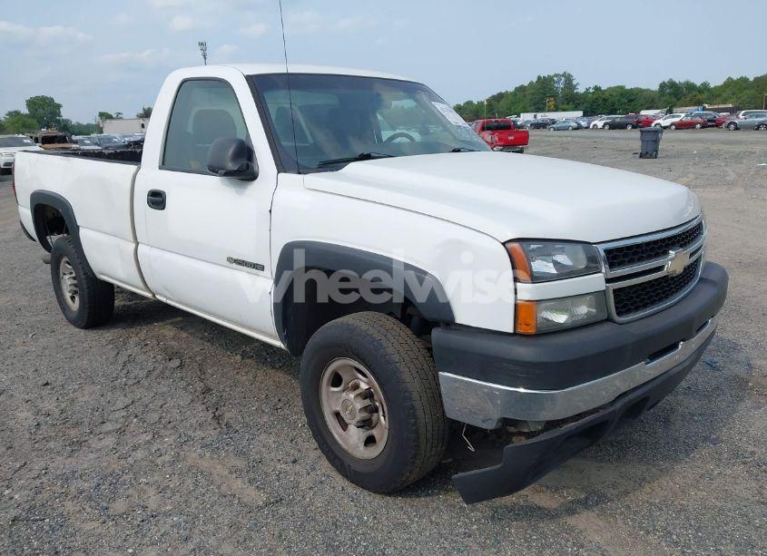 2006 Chevrolet Silverado 2500HD WORK TRUCK (VIN 1GCHC24U46E199794) main photo