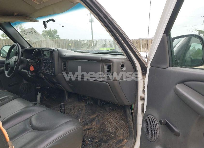 Photo 5 of 2006 Chevrolet Silverado 2500HD WORK TRUCK (VIN 1GCHC24U46E199794)