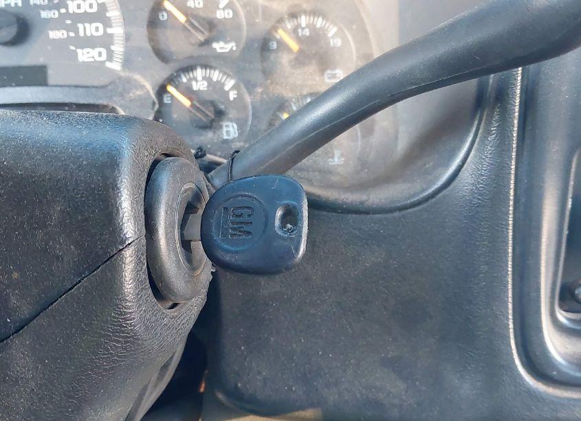 Photo 11 of 2004 Chevrolet Silverado 2500HD WORK TRUCK (VIN 1GCHC24U74E247494)