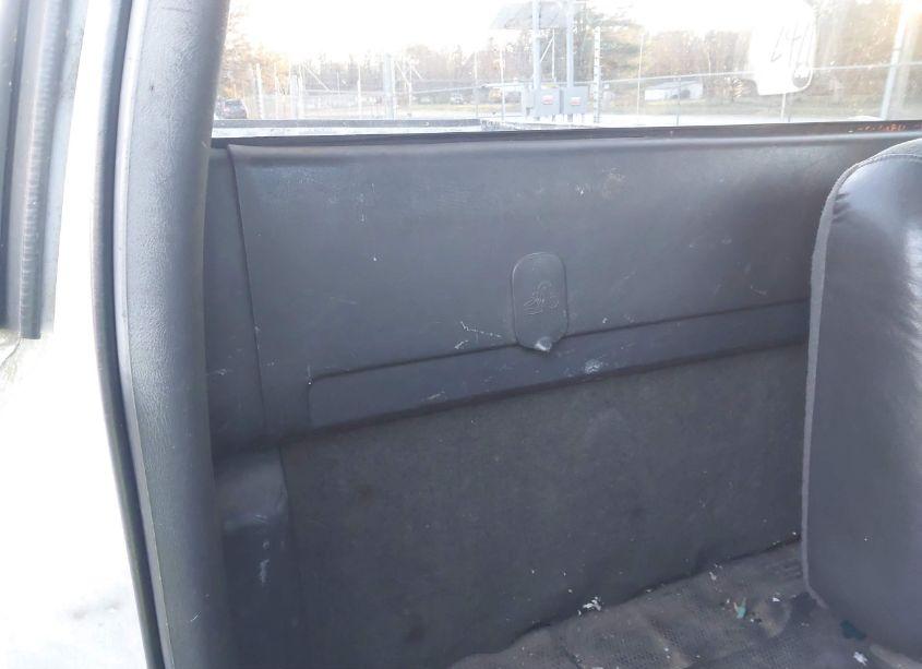 Photo 8 of 2004 Chevrolet Silverado 2500HD WORK TRUCK (VIN 1GCHC24U74E247494)