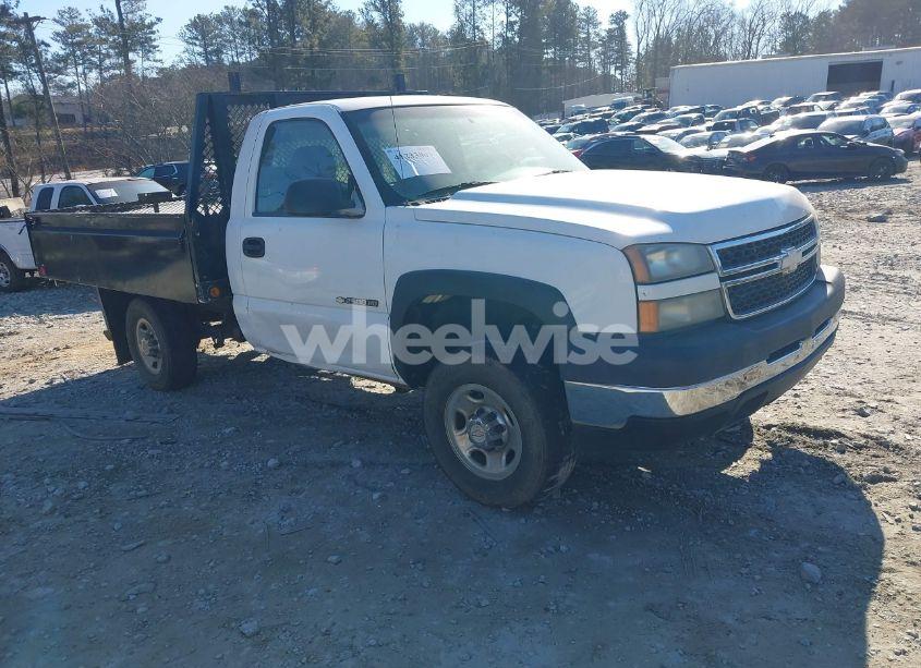 2006 Chevrolet Silverado 2500HD LS (VIN 1GCHC24U76E229340) main photo