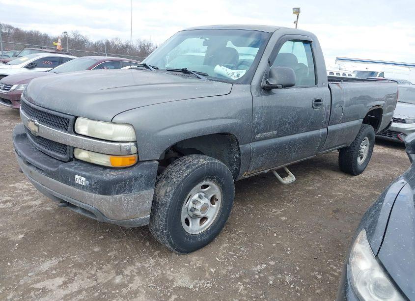 Photo 2 of 2001 Chevrolet Silverado 2500HD (VIN 1GCHC24U81E331898)