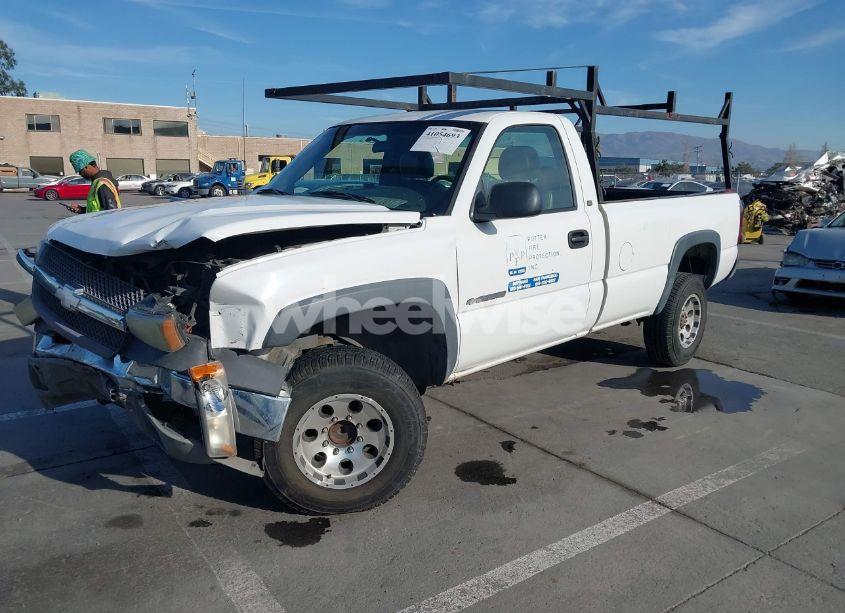 Photo 2 of 2003 Chevrolet Silverado 2500HD WORK TRUCK (VIN 1GCHC24U83E131266)
