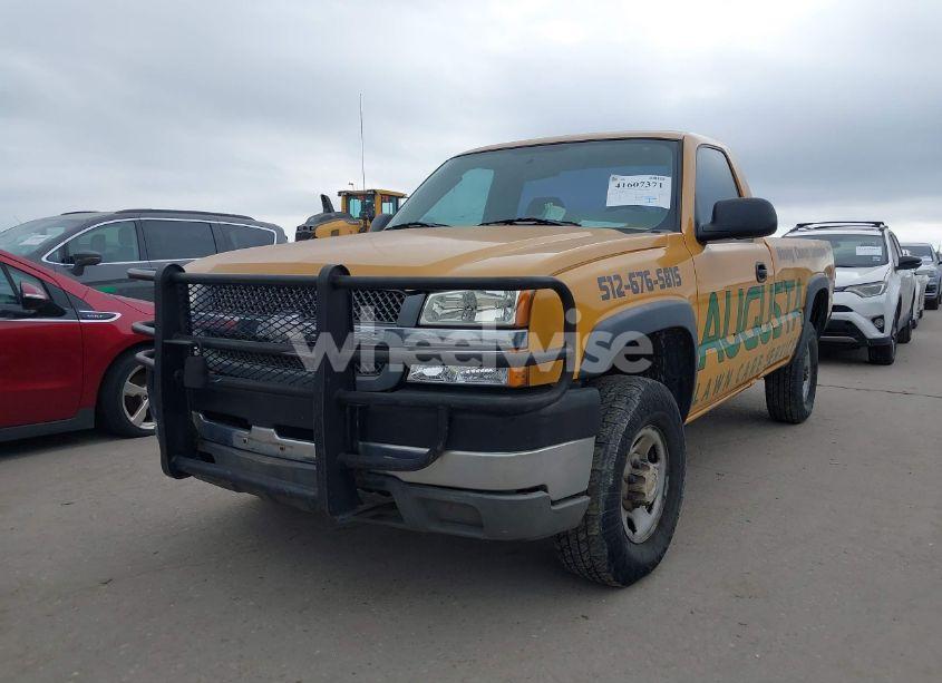 Photo 2 of 2004 Chevrolet Silverado 2500HD WORK TRUCK (VIN 1GCHC24U84E303927)