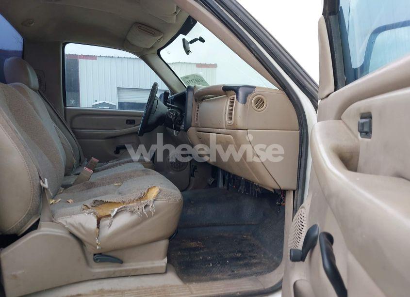 Photo 5 of 2004 Chevrolet Silverado 2500HD WORK TRUCK (VIN 1GCHC24U84E303927)