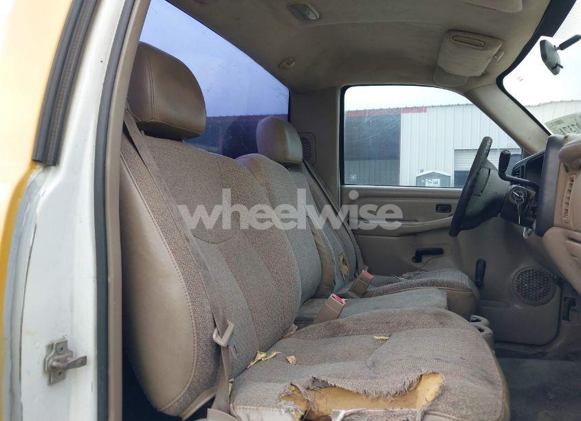 Photo 8 of 2004 Chevrolet Silverado 2500HD WORK TRUCK (VIN 1GCHC24U84E303927)