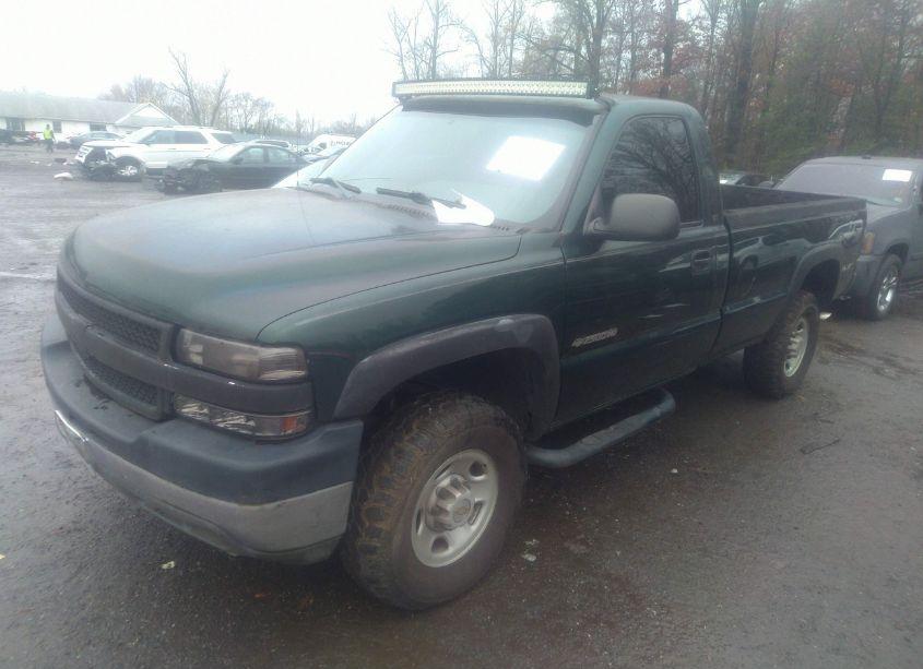 Photo 2 of 2002 Chevrolet Silverado 2500HD (VIN 1GCHC24UX2E114564)