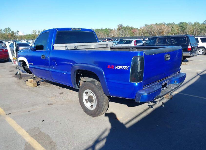 Photo 3 of 2003 Chevrolet Silverado 2500HD WORK TRUCK (VIN 1GCHC24UX3E328827)