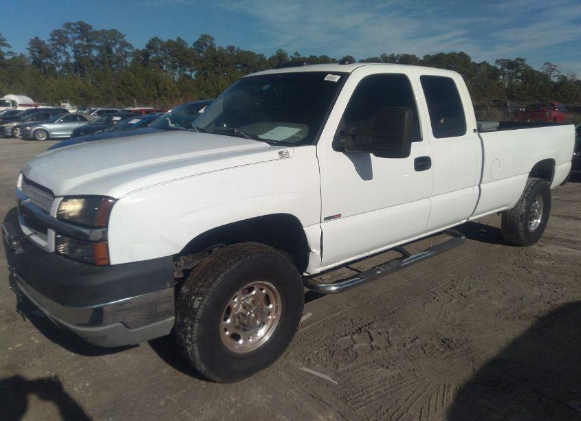 Photo 2 of 2003 Chevrolet Silverado 2500HD LS (VIN 1GCHC29103E190472)