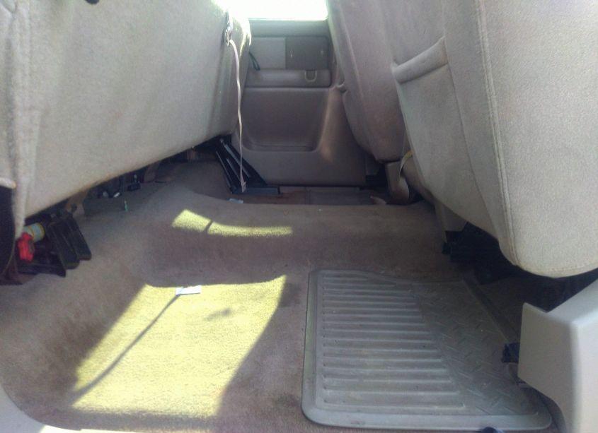 Photo 8 of 2003 Chevrolet Silverado 2500HD LS (VIN 1GCHC29103E190472)