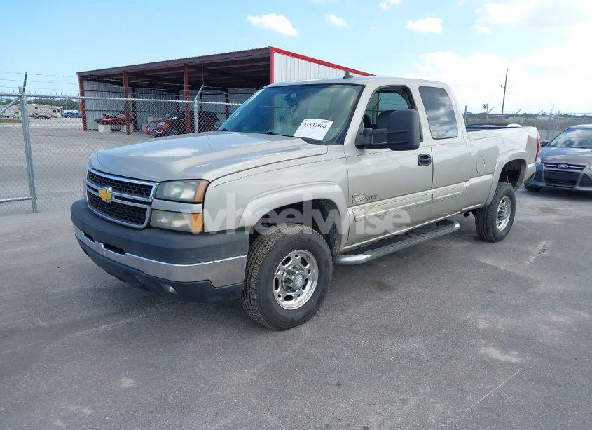 Photo 2 of 2006 Chevrolet Silverado 2500HD LT3 (VIN 1GCHC29206E121178)