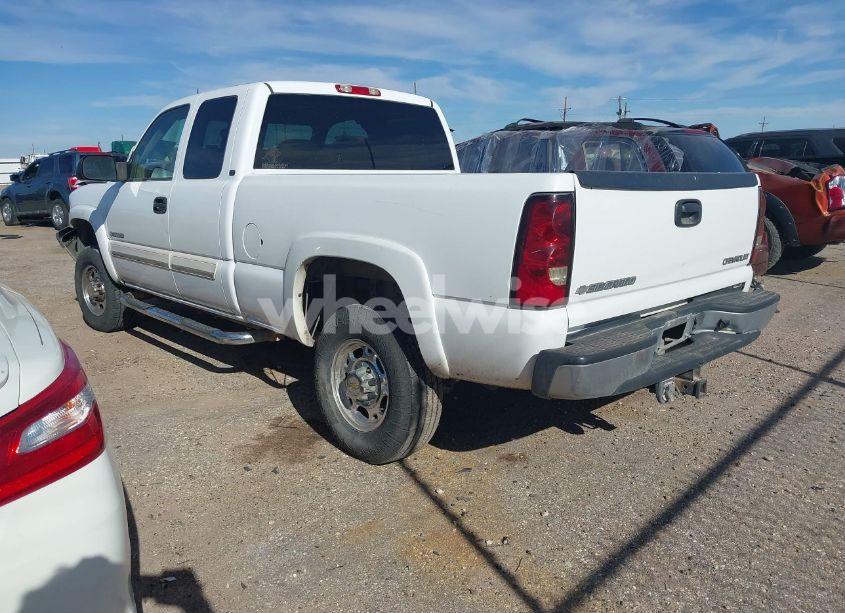 Photo 3 of 2005 Chevrolet Silverado 2500HD LT (VIN 1GCHC29GX5E143988)