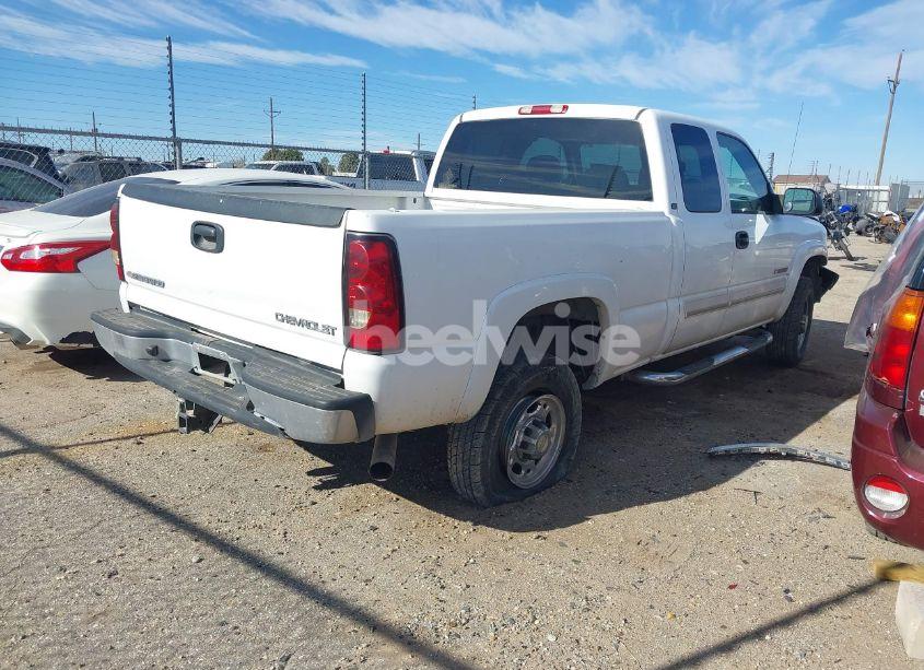 Photo 4 of 2005 Chevrolet Silverado 2500HD LT (VIN 1GCHC29GX5E143988)