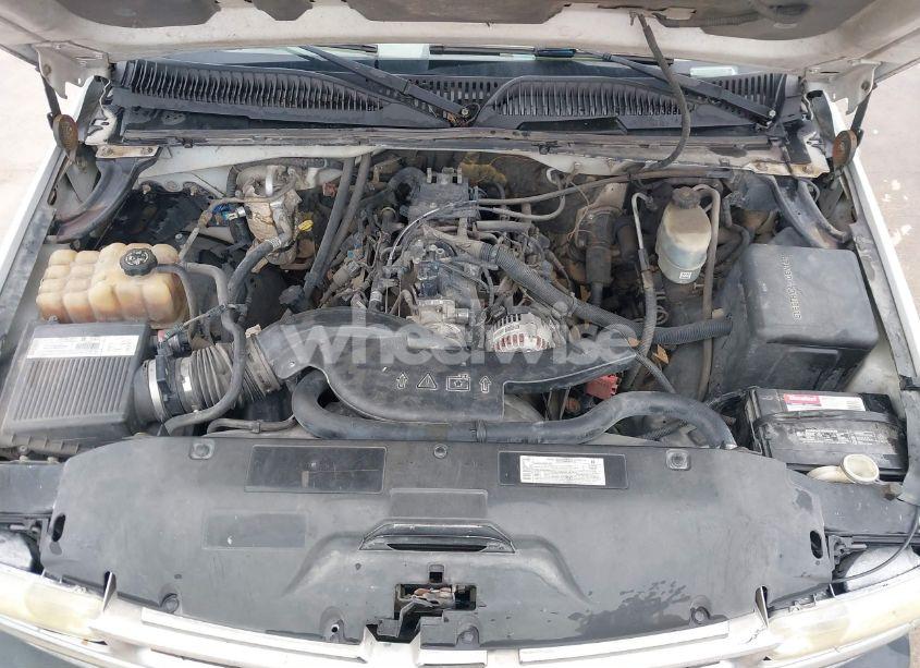 Photo 10 of 2002 Chevrolet Silverado 2500HD LS (VIN 1GCHC29U02E134427)