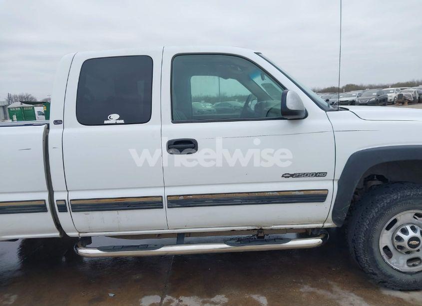 Photo 13 of 2002 Chevrolet Silverado 2500HD LS (VIN 1GCHC29U02E134427)