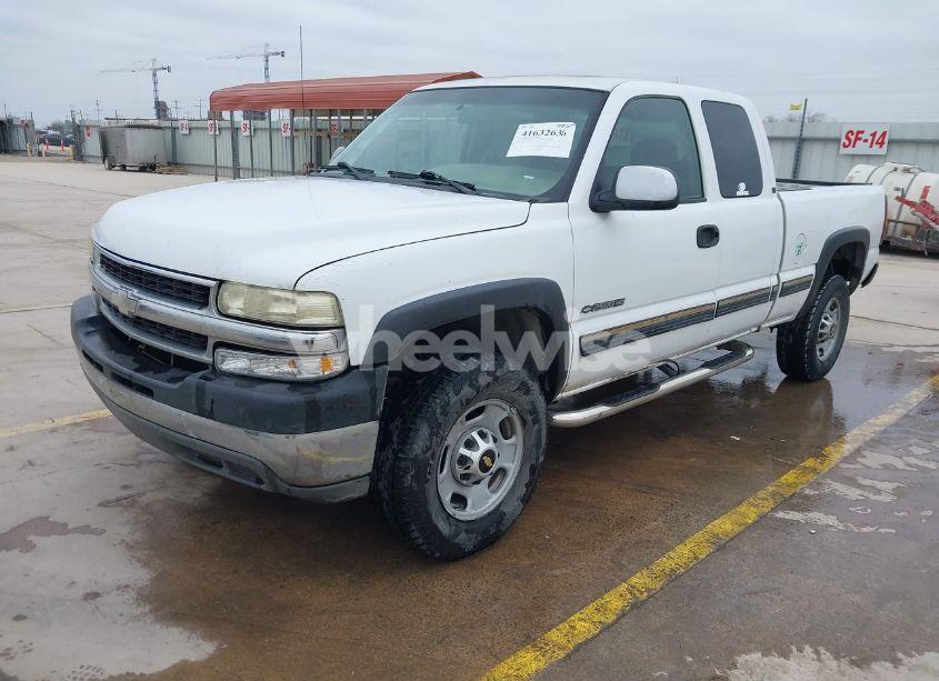 Photo 2 of 2002 Chevrolet Silverado 2500HD LS (VIN 1GCHC29U02E134427)