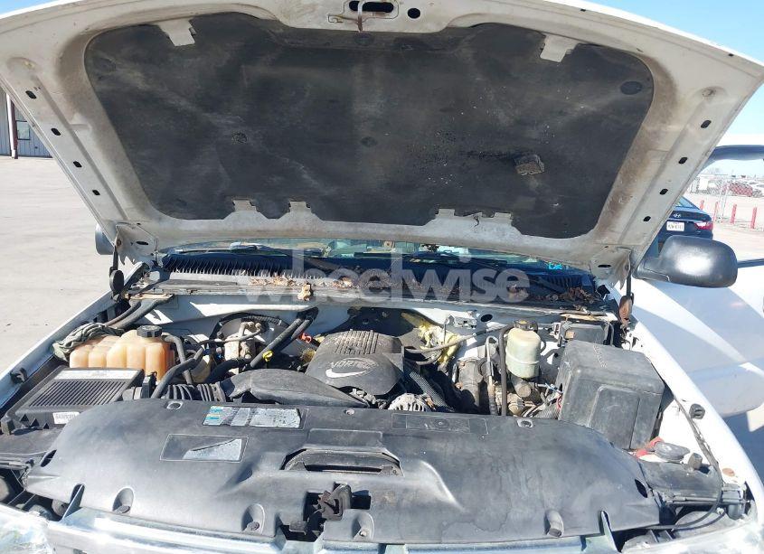 Photo 10 of 2002 Chevrolet Silverado 2500HD (VIN 1GCHC29U02E213967)