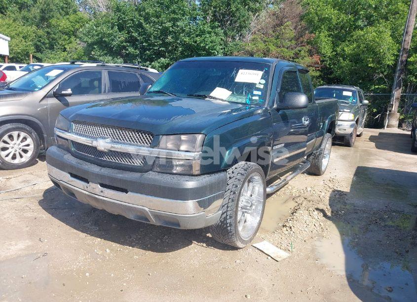 Photo 2 of 2003 Chevrolet Silverado 2500HD LS (VIN 1GCHC29U03E166456)