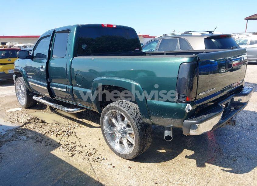 Photo 3 of 2003 Chevrolet Silverado 2500HD LS (VIN 1GCHC29U03E166456)
