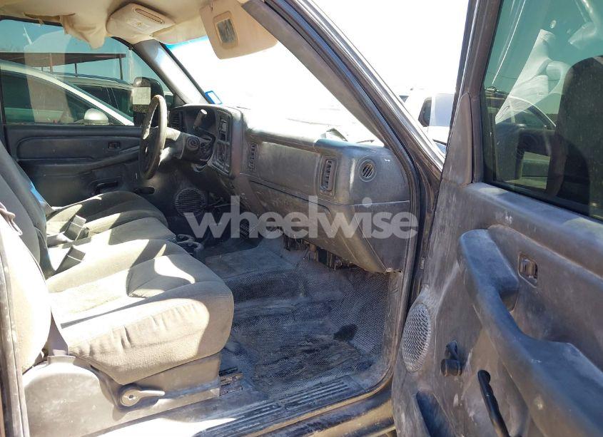 Photo 5 of 2004 Chevrolet Silverado 2500HD WORK TRUCK (VIN 1GCHC29U04E265442)