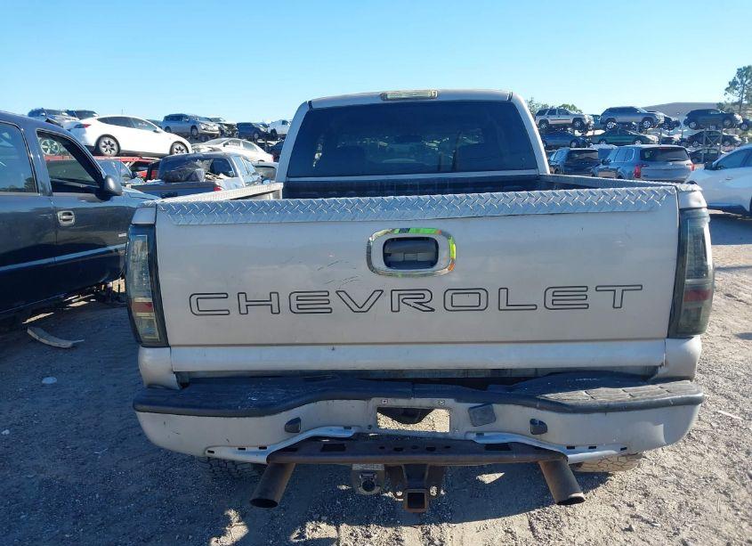 Photo 16 of 2004 Chevrolet Silverado 2500HD WORK TRUCK (VIN 1GCHC29U04E323954)