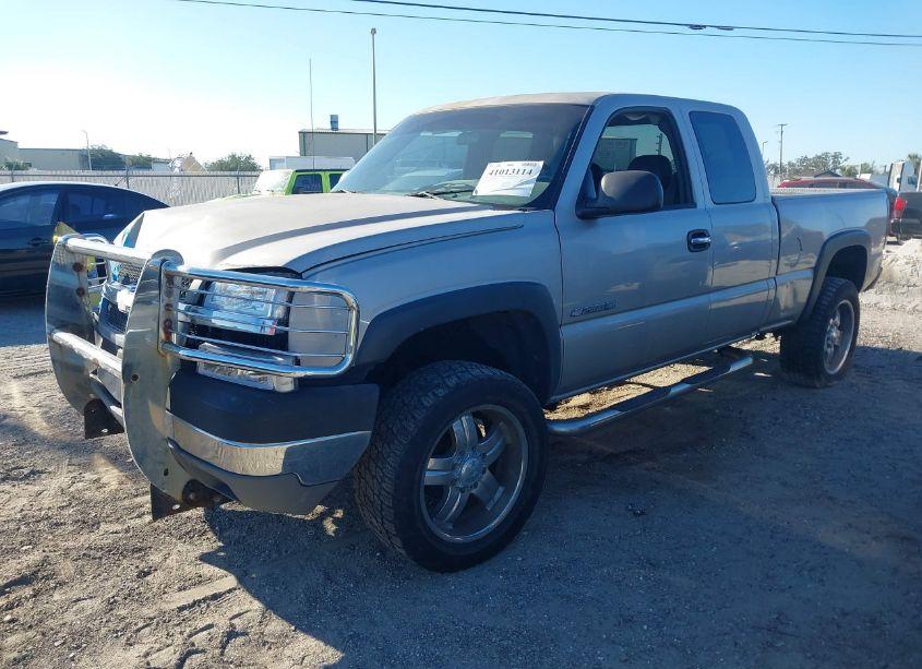 Photo 2 of 2004 Chevrolet Silverado 2500HD WORK TRUCK (VIN 1GCHC29U04E323954)