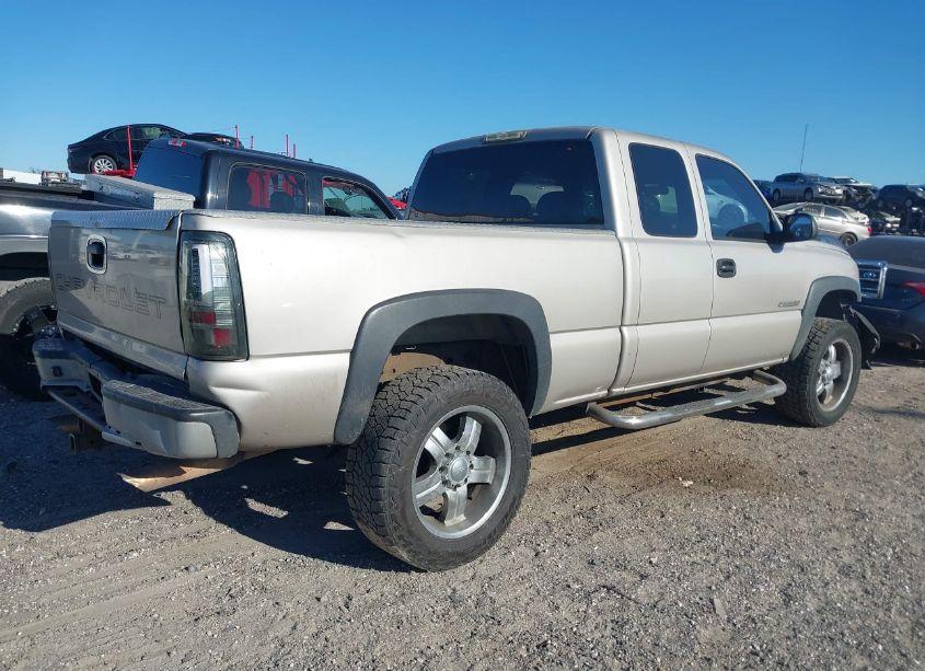 Photo 4 of 2004 Chevrolet Silverado 2500HD WORK TRUCK (VIN 1GCHC29U04E323954)