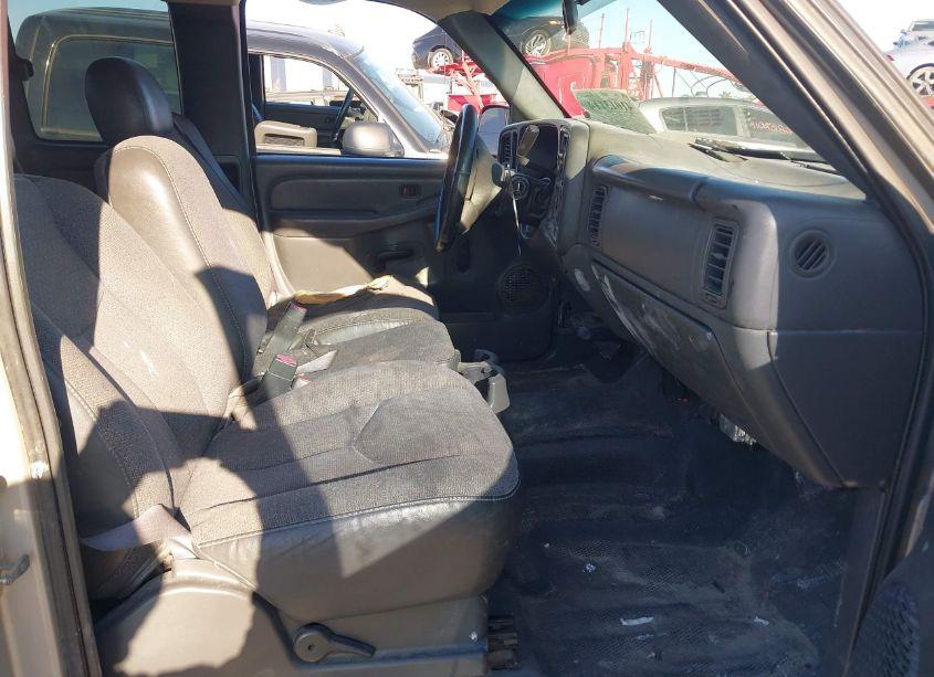 Photo 5 of 2004 Chevrolet Silverado 2500HD WORK TRUCK (VIN 1GCHC29U04E323954)