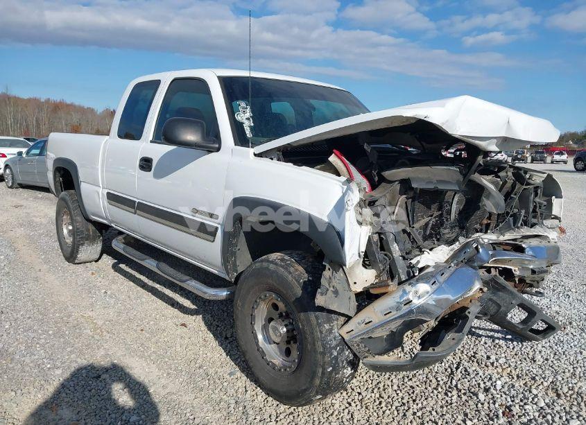 2005 Chevrolet Silverado 2500HD (VIN 1GCHC29U05E131922) main photo