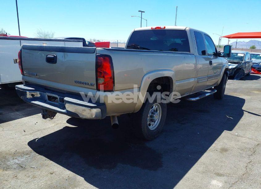Photo 4 of 2005 Chevrolet Silverado 2500HD LS (VIN 1GCHC29U05E216369)