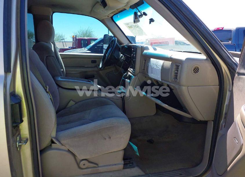 Photo 5 of 2005 Chevrolet Silverado 2500HD LS (VIN 1GCHC29U05E216369)
