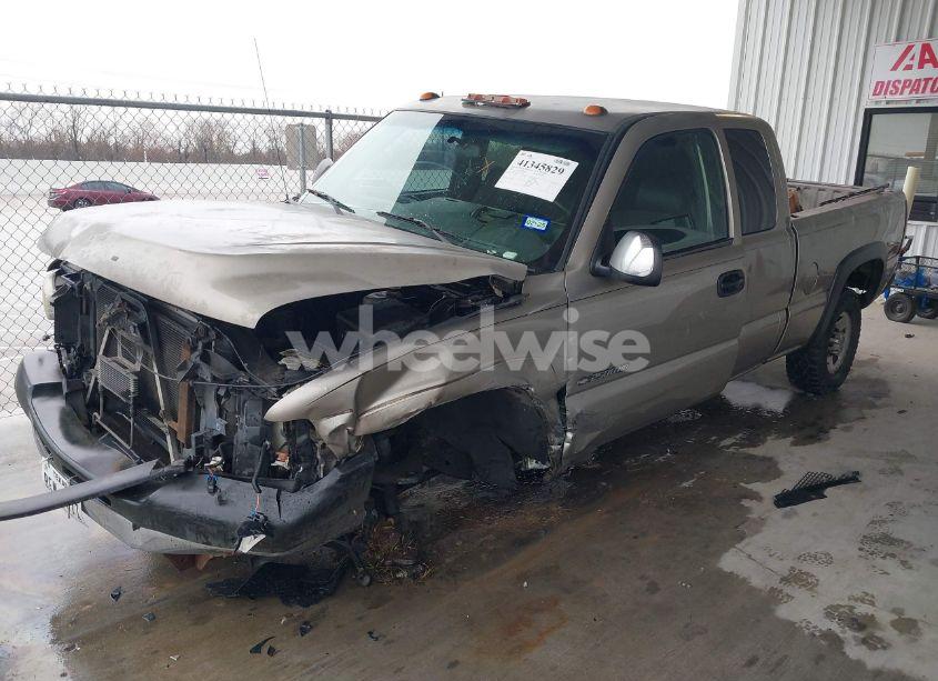 Photo 2 of 2002 Chevrolet Silverado 2500HD (VIN 1GCHC29U12E137188)