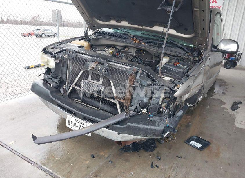 Photo 6 of 2002 Chevrolet Silverado 2500HD (VIN 1GCHC29U12E137188)