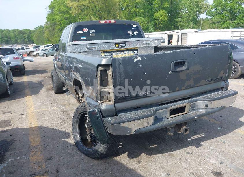 Photo 3 of 2002 Chevrolet Silverado 2500HD LS (VIN 1GCHC29U12E147378)