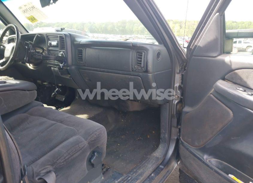 Photo 5 of 2002 Chevrolet Silverado 2500HD LS (VIN 1GCHC29U12E147378)