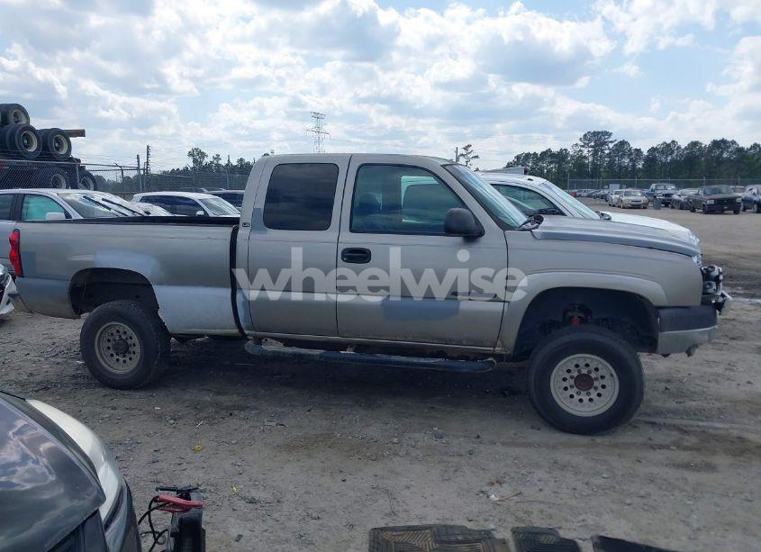 Photo 13 of 2003 Chevrolet Silverado 2500HD LS (VIN 1GCHC29U13E338820)
