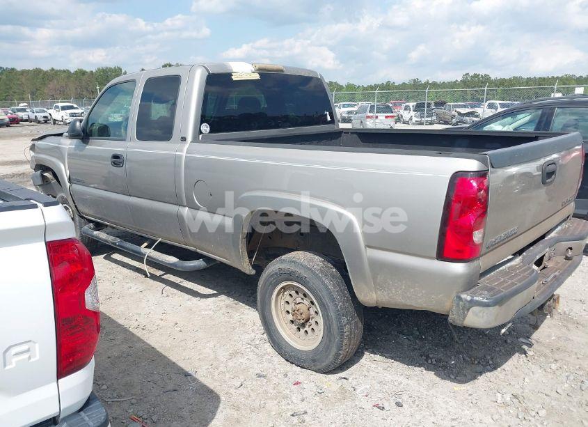 Photo 14 of 2003 Chevrolet Silverado 2500HD LS (VIN 1GCHC29U13E338820)
