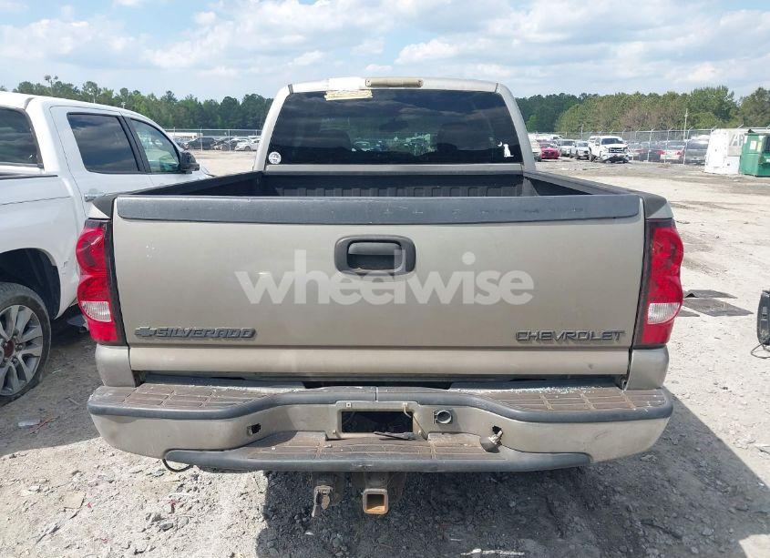 Photo 16 of 2003 Chevrolet Silverado 2500HD LS (VIN 1GCHC29U13E338820)