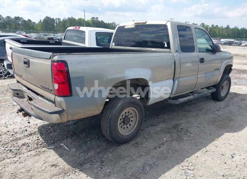 Photo 4 of 2003 Chevrolet Silverado 2500HD LS (VIN 1GCHC29U13E338820)