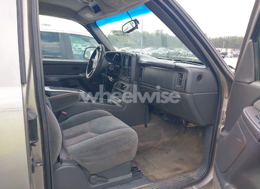 Photo 5 of 2003 Chevrolet Silverado 2500HD LS (VIN 1GCHC29U13E338820)