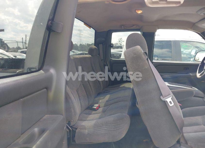 Photo 8 of 2003 Chevrolet Silverado 2500HD LS (VIN 1GCHC29U13E338820)