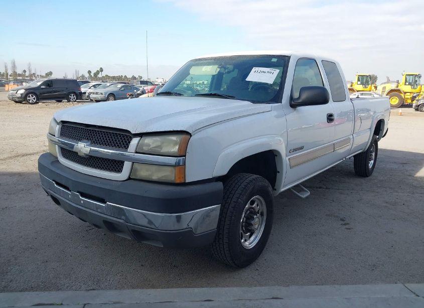 Photo 2 of 2004 Chevrolet Silverado 2500HD LS (VIN 1GCHC29U14E292553)