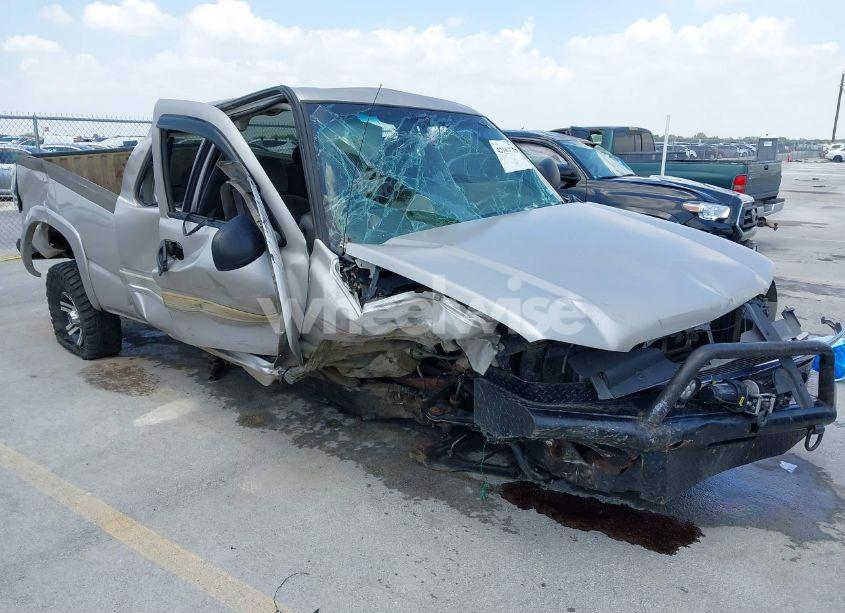 2004 Chevrolet Silverado 2500HD LS (VIN 1GCHC29U24E395495) main photo