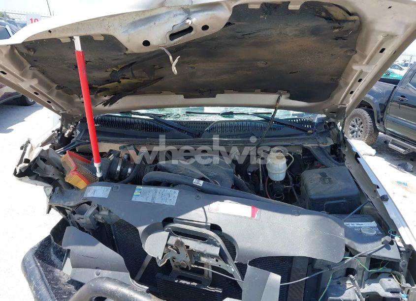 Photo 10 of 2004 Chevrolet Silverado 2500HD LS (VIN 1GCHC29U24E395495)